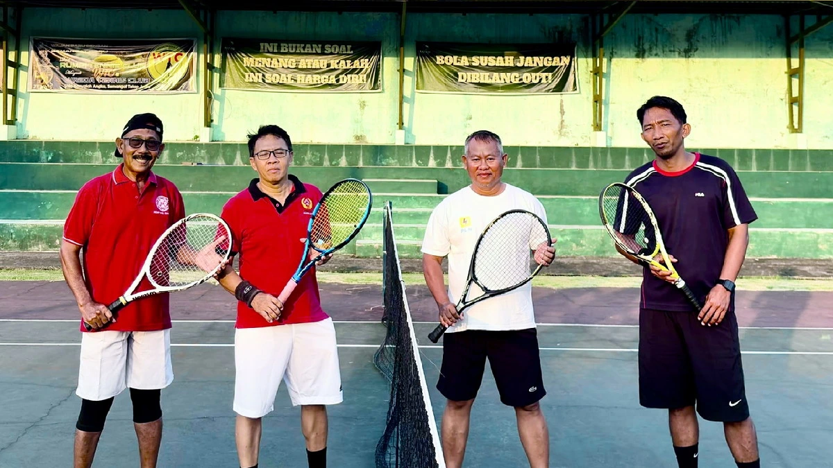 Serunya Fun Match Tenis Lapangan HUT RI ke-81 di Gianyar, Pasangan Ngurah Dwi/Kak Ande Orang Kaya Jadi Juara